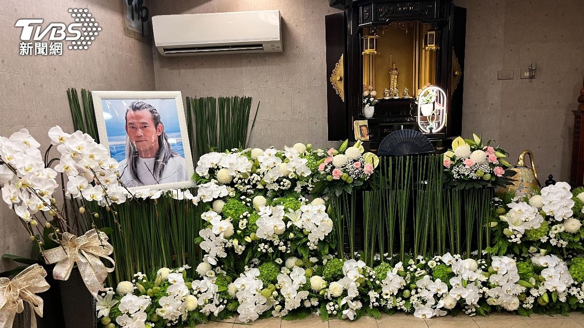 直擊/顏正國51歲冥誕靈堂首度對開放弔唁「擺設曝光」 已有粉絲到場致意