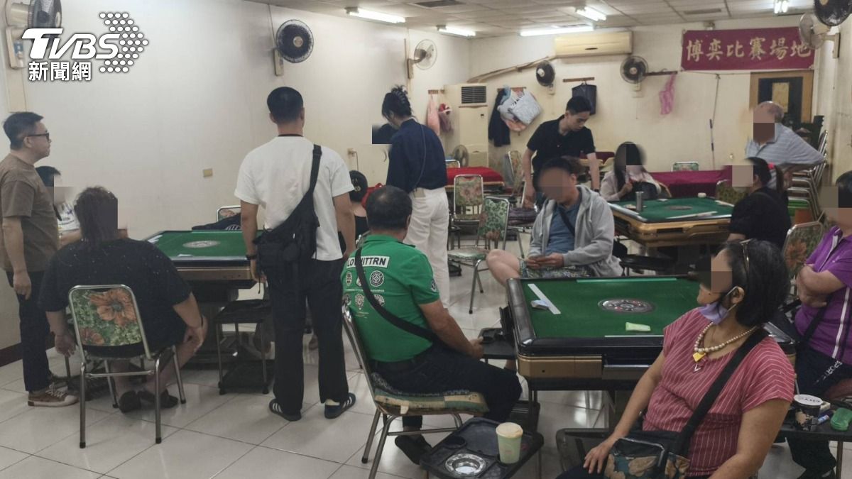 阿公級賭客都來了!中壢民宅擠60人打麻將 瞎辯:我們在開會啦