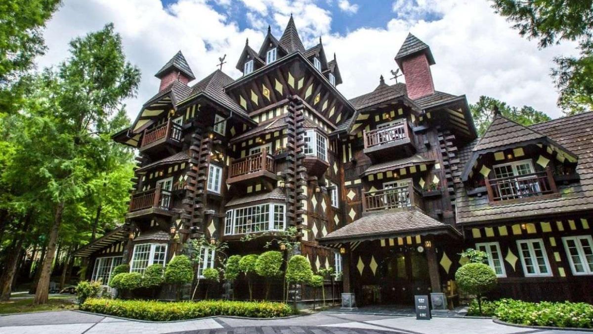 森堡萊夫莊園以都鐸式建築風格,重現中古歐洲的浪漫情懷。(圖/森堡萊夫莊園Senboard Manor)