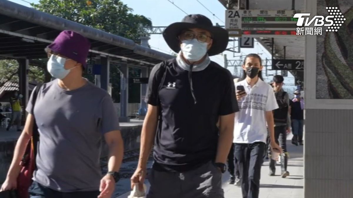 國慶日連假第一天志工超人湧入花蓮光復火車站。(圖/TVBS)
