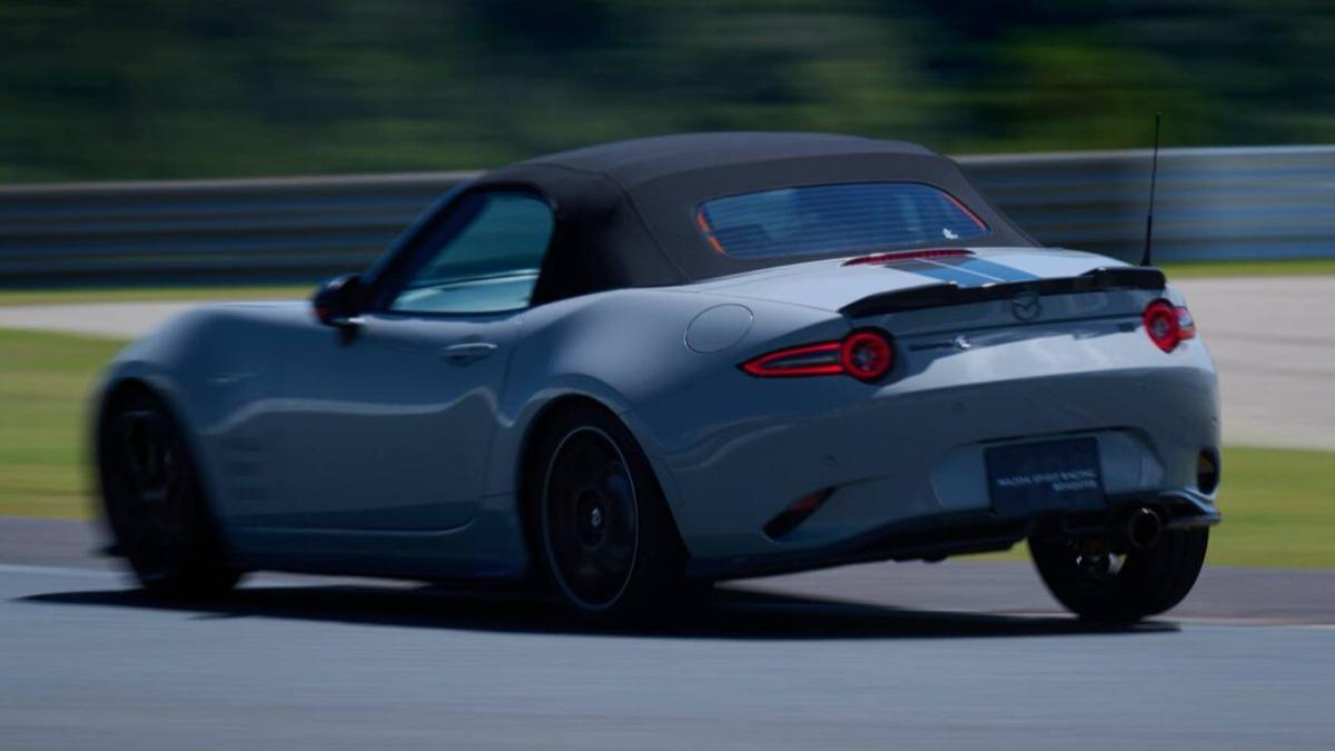 Mazda Spirit Racing Roadster 12R版本將動力提升至200ps之外,也在進氣、冷卻系統進行強化。(圖片來源/Mazda)