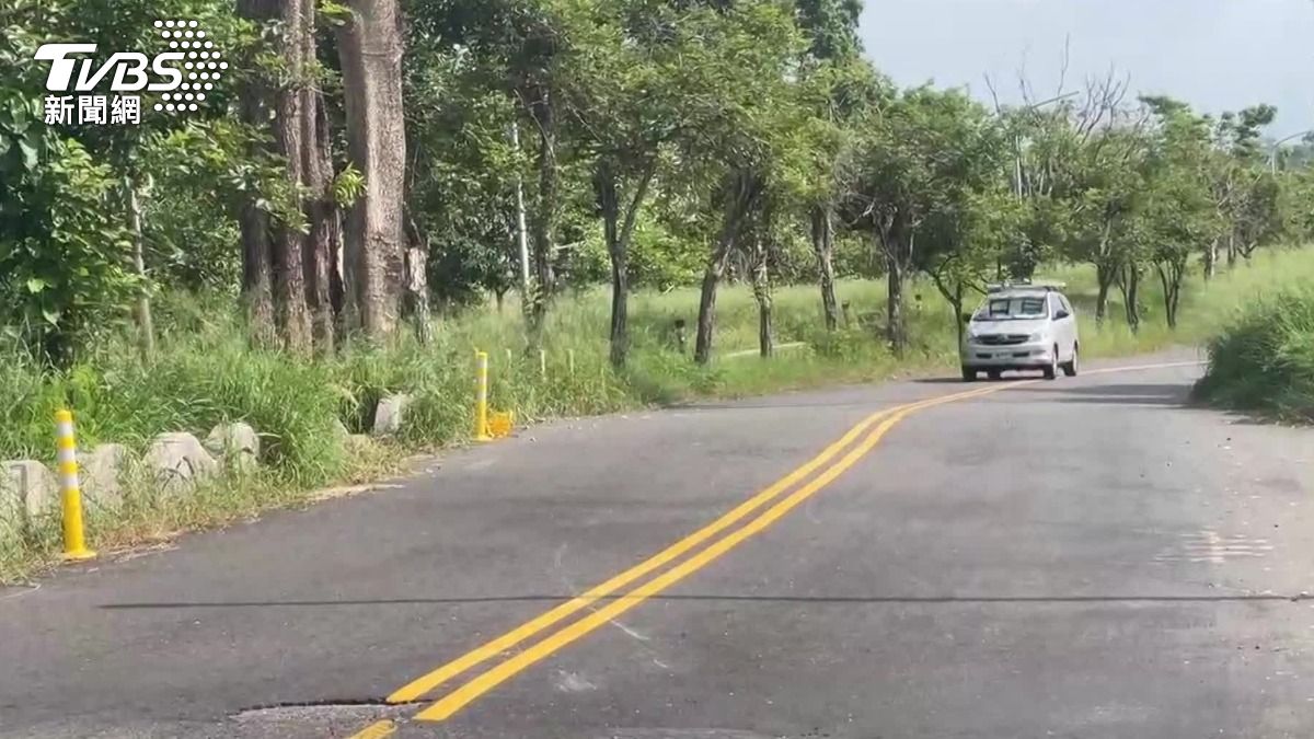 嘉義親水路,因為有坡度加上有小彎,附近民眾表示,常常因為用路人車速過快,而釀成車禍。(圖/TVBS)