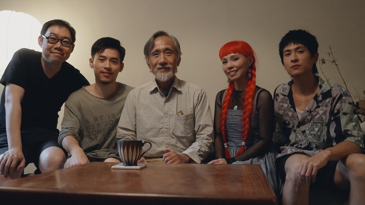 許哲珮MV由石知田、魏漢鼎、米七偶演出，詮釋同志伴侶的日常。（圖／雪人音樂提供）
