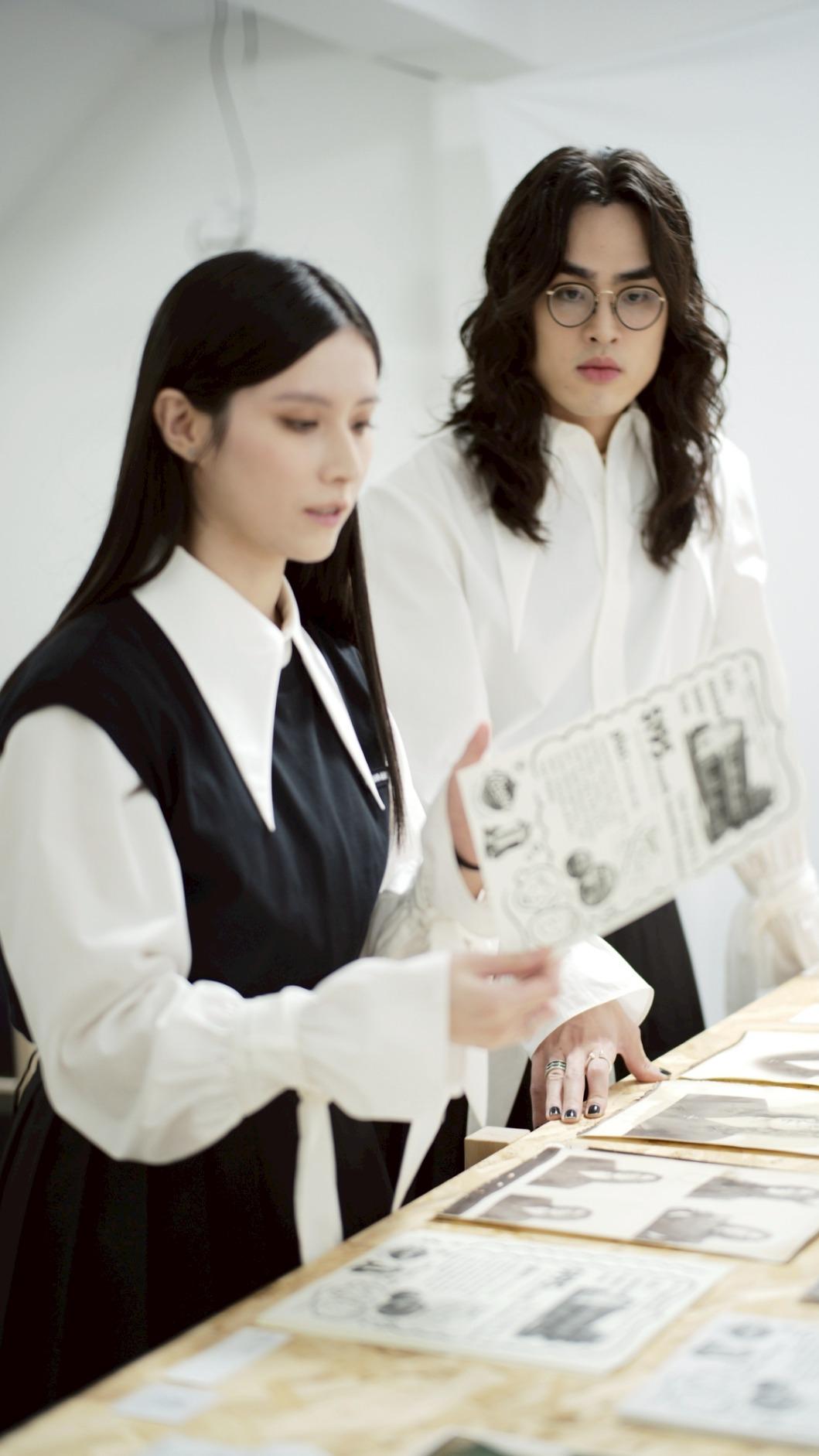 鶴The Crane和設計師女友一起出席快閃活動。(圖/A CRANE提供)