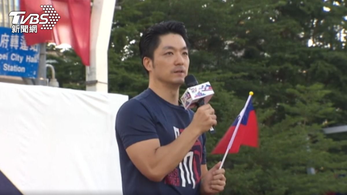 二寶、三寶缺席! 蔣萬安獨唱國歌:他們連假去玩