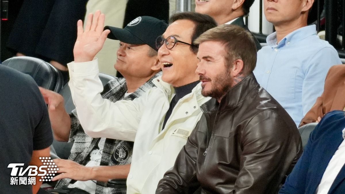 NBA中國賽/直擊!籃網vs太陽星光熠熠 貝克漢、成龍現身
