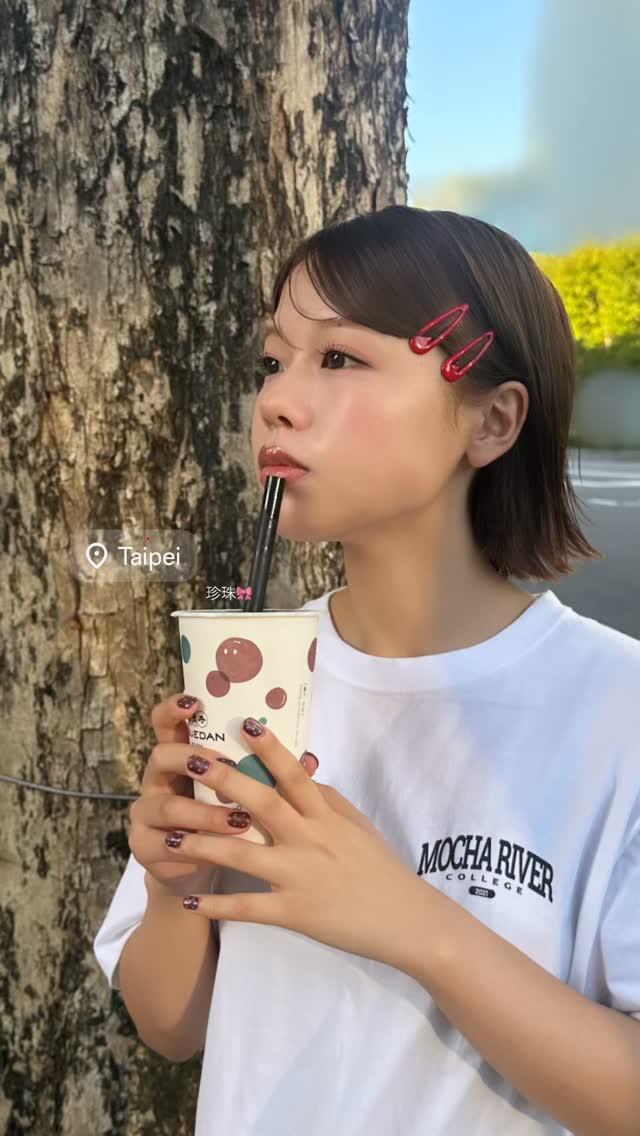 昨天抵台後asmi就先品嘗珍珠奶茶。(圖/翻攝自asmi IG)