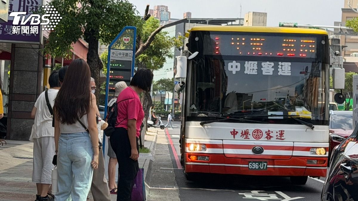 公車站牌隱藏服務曝光 通勤族救星超方便