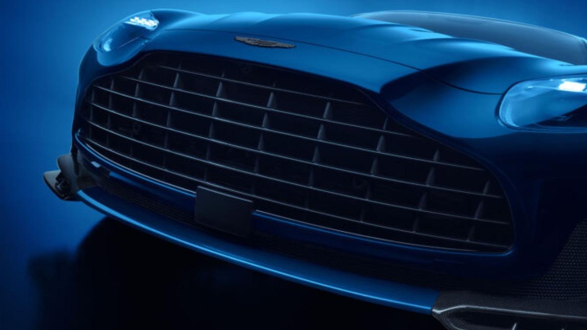 DB12 S在車頭位置的分流器設計有所不同。(圖/Aston Martin)
