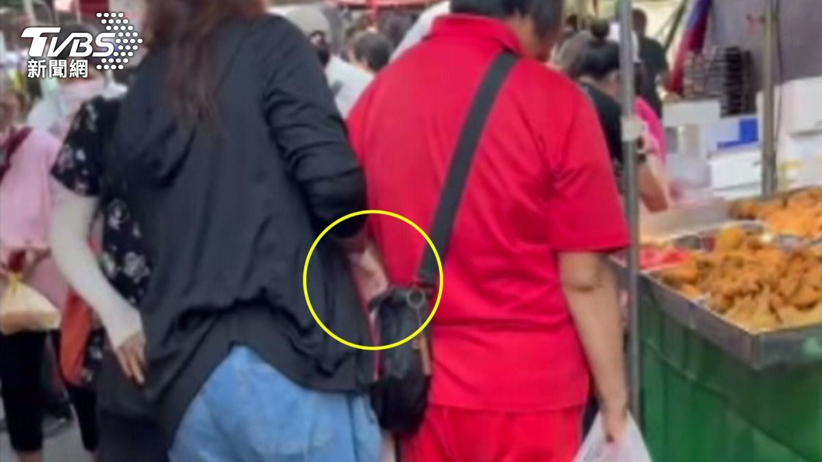扒手專挑「這種人」下手!苗栗婦市場連偷8次 警便衣逮到了。(圖/TVBS)