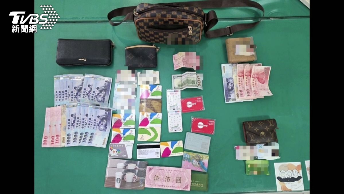 市場扒手專盯滑手機 57歲女得手8次被逮。(圖/TVBS)