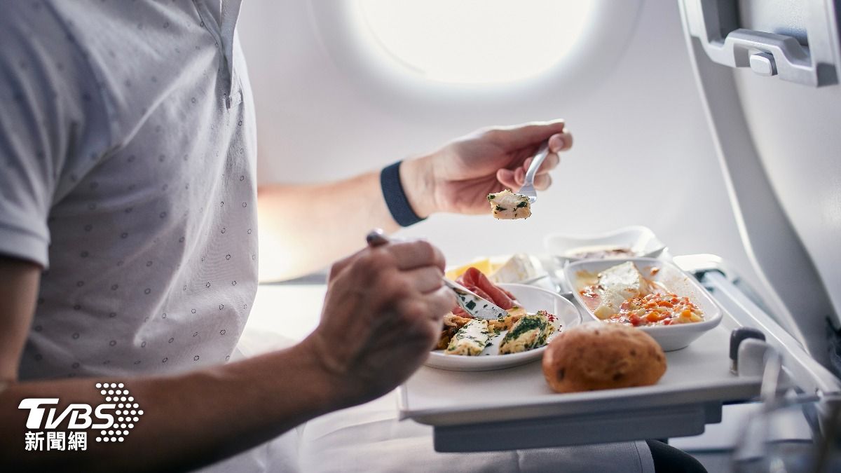 搭飛機時往往會因選座位而苦惱許久。（示意圖／shutterstock達志影像）