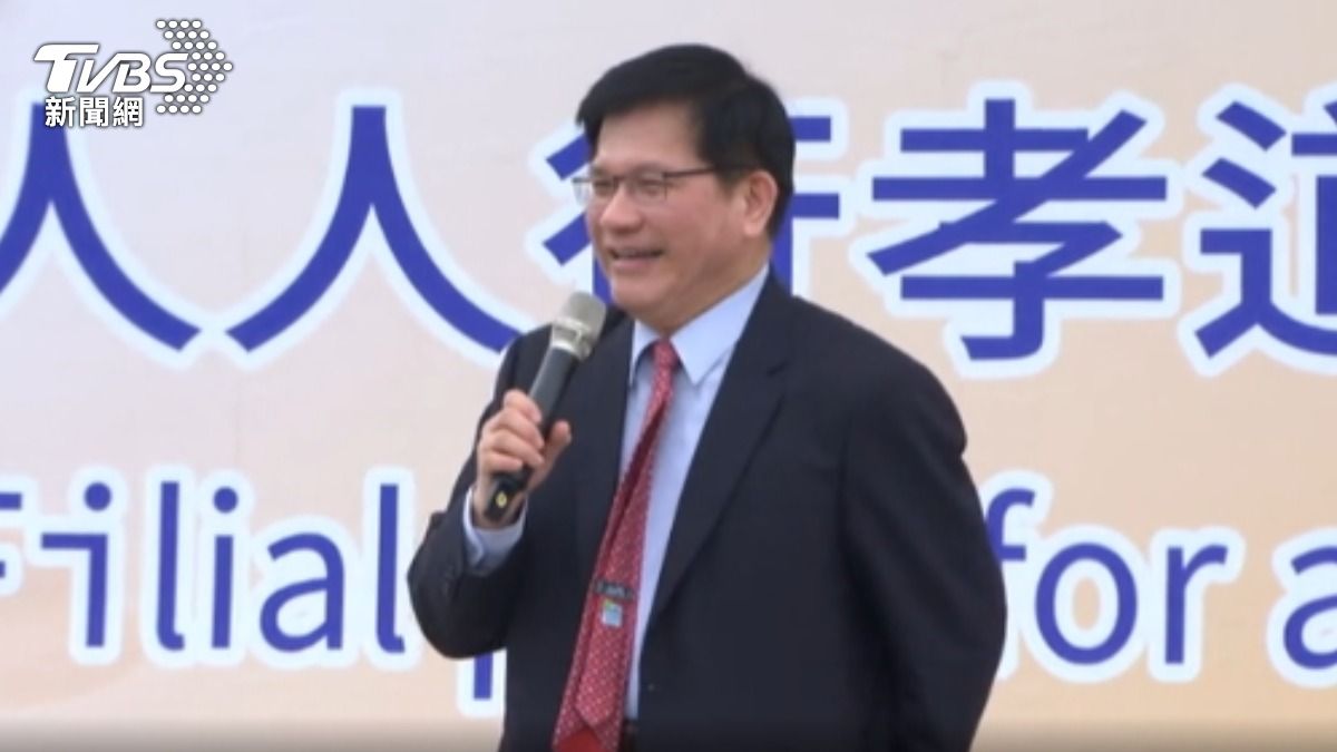 沈伯洋曾轟「孝親洗腳」　林佳龍攜母響應。（圖／TVBS）