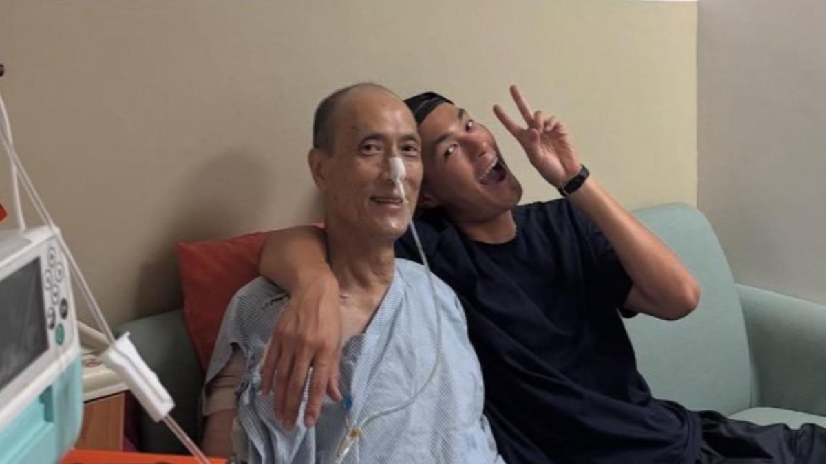 楊祐寧父凌晨癌逝 慟曝「父子牽手黑白照」:安息主懷