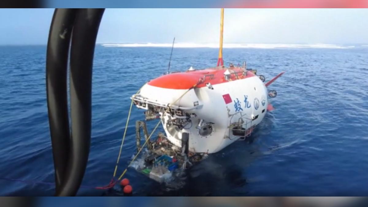 中國大陸第15次赴北極科考,首次成功完成載人潛水器與遙控機器人在水下協同作業。(圖/CCTV+)