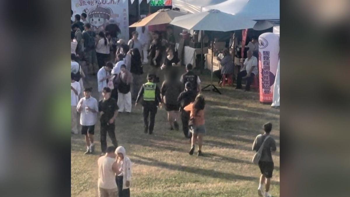 綠衣男「對女性毛手毛腳」被抓包!黑衣色狼「溜鳥」露下體 鹿港音樂祭2狼遭逮。(圖/threads/zoe_wang_1108)