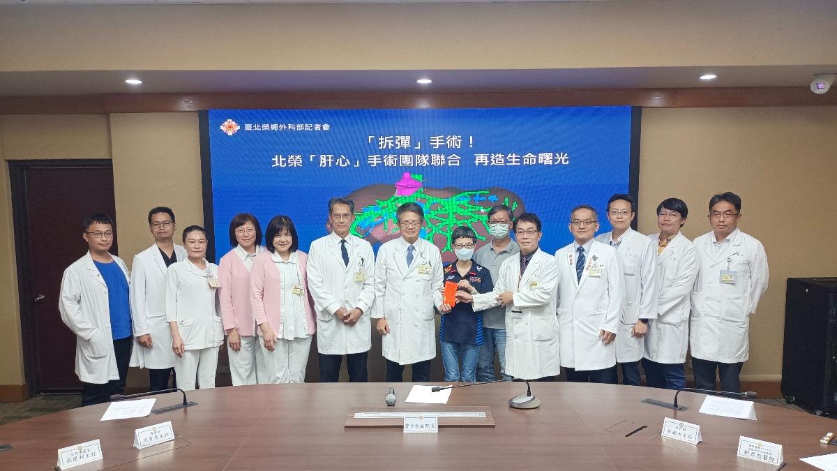 北榮完成全球罕見「肝臟自體移植合併體外心肺循環」手術。（圖／傅乙珮攝）