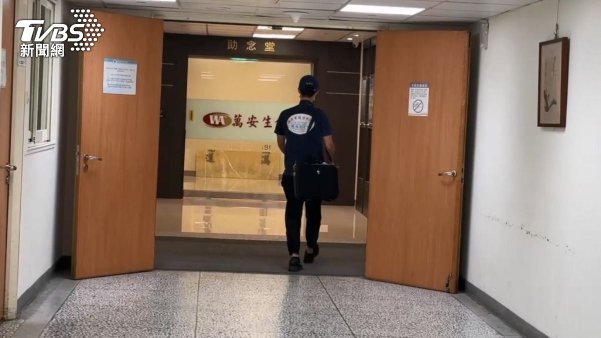 69歲翁在家門前遭輾斃，遺體13日下午相驗。 (圖／TVBS)