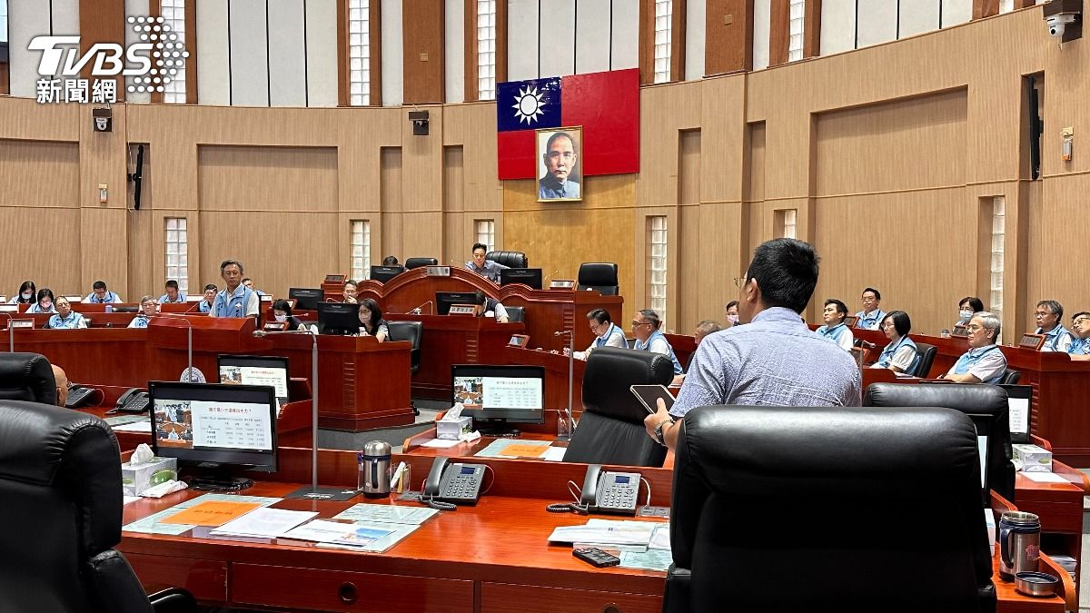 金門縣議會今(13)日進行專案報告及討論。(圖/程子奕攝)