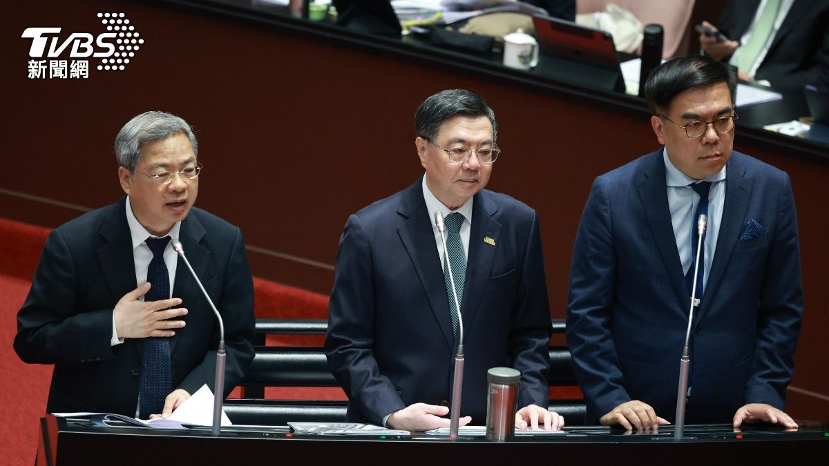 黃國昌曝這些水庫都有光電板 卓榮泰:長期監測水質無影響