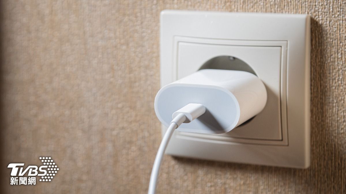一堆做錯!手機充電「NG行為」電池老超快 蘋果教1功能延壽