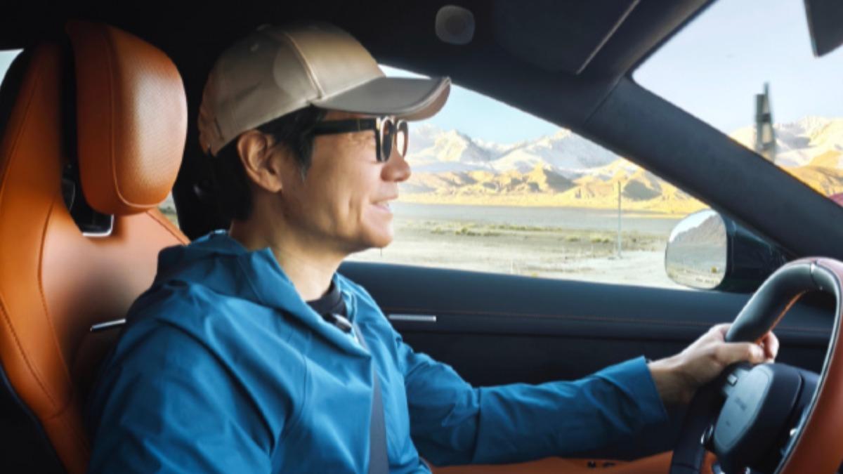 小米火燒車釀1死 雷軍曬微笑試車照被罵翻。(圖/雷軍官方微博)