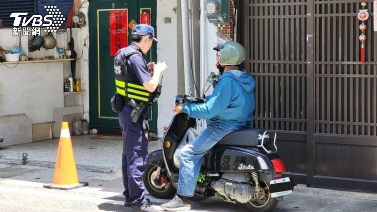警方針對闖紅燈熱點、事故多發時段與高風險路口,規劃加強勤務部署。(圖/TVBS)