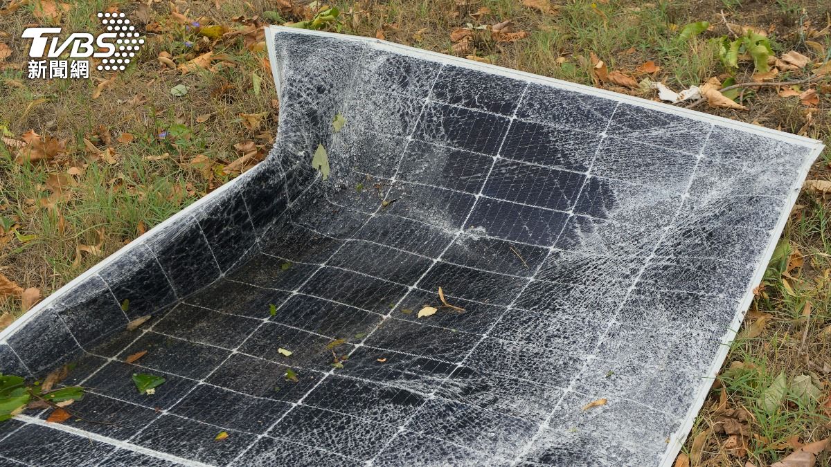 綠能變凶器!狂風吹來「太陽能板」 76歲嬤遭砸慘死街頭