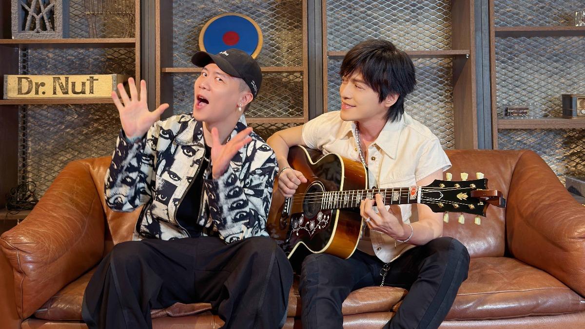 蕭秉治很感謝師兄怪獸陪伴,讓他格外放鬆。(圖/相信音樂提供)