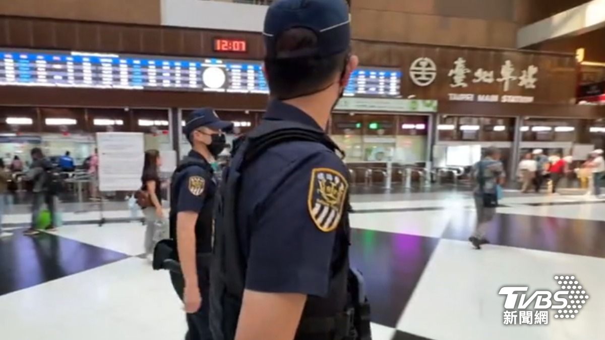 連爆兩起妨害性自主案,北市街友403人半數聚北車,警加強巡邏。(圖/TVBS)