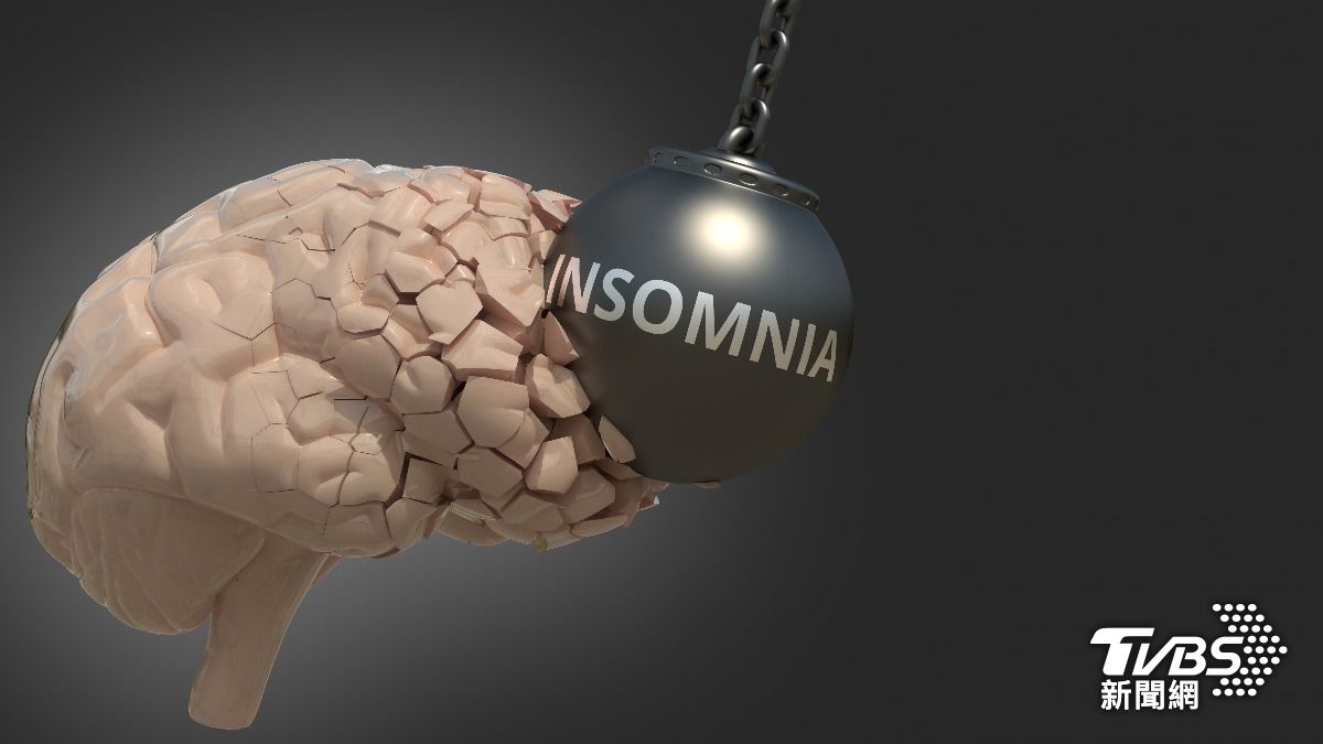 睡眠不足可能導致大腦遭受雙重打擊。(示意圖/達志影像shutterstock)