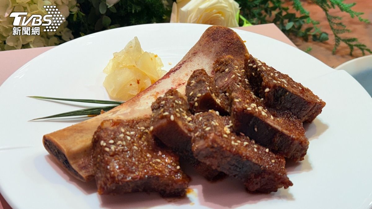 星宇貴賓室餐點聯手米其林一星請客樓。(圖/TVBS)