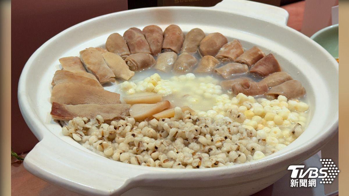 星宇貴賓室餐點聯手米其林一星請客樓。(圖/TVBS)