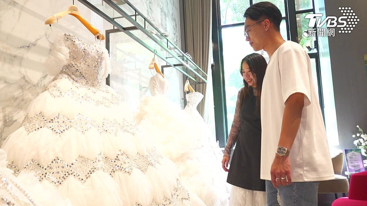 移動婚體！婚紗、宴會館一站體驗，新人覺得方便。（圖／TVBS）