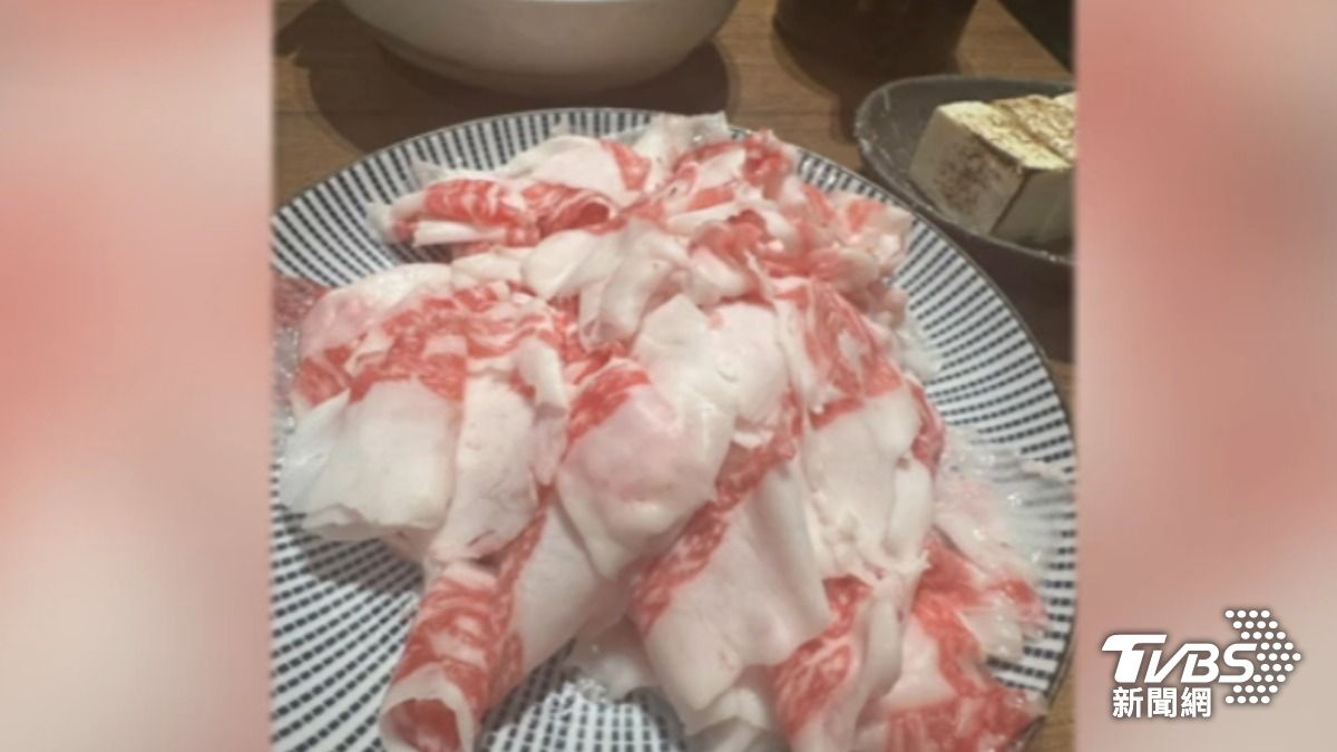 有民眾在知名連鎖日本鍋物專門店點和牛,竟然白花花一片。(圖片來源/janejane0117提供)