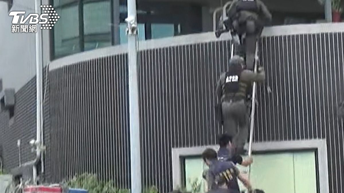 警方今年7月收網,將江男等19人逮捕歸案。(圖/TVBS)