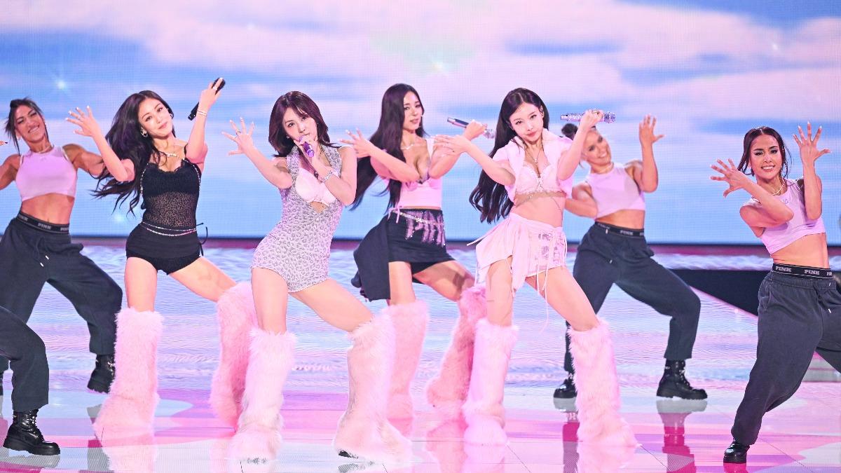 TWICE火辣登上「維多利亞的秘密」時裝秀。(圖/達志影像美聯社)