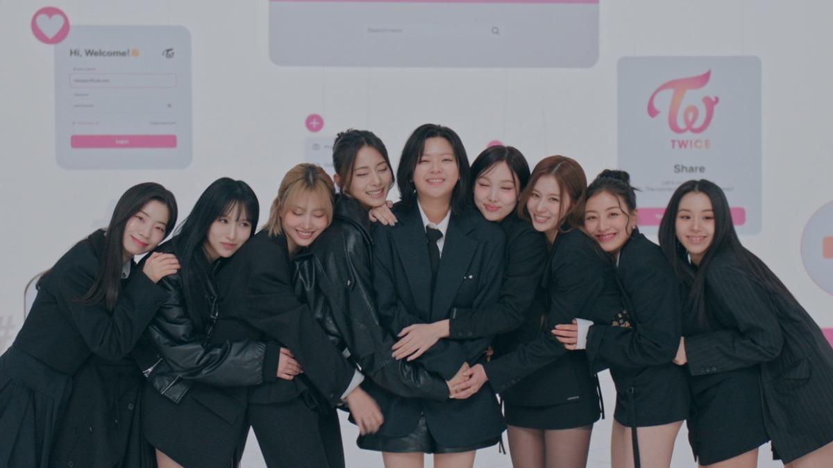 TWICE10週年專屬電影揭露成員不為人知的故事。(圖/車庫娛樂提供)
