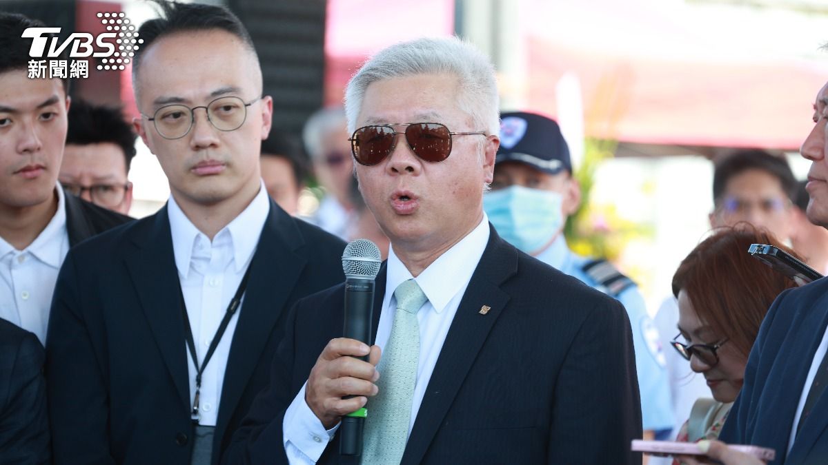台新新光金控總經理林維俊反駁養地謀利一說。（圖／華子琛攝）