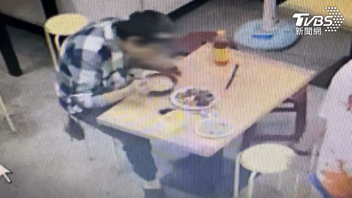 男子一人點了大乾麵、招牌滷味等多道餐點總計300元，用餐結束後，該男子竟然表示忘記帶錢，承諾會回家拿錢再來付款，便一去不返（圖／TVBS）