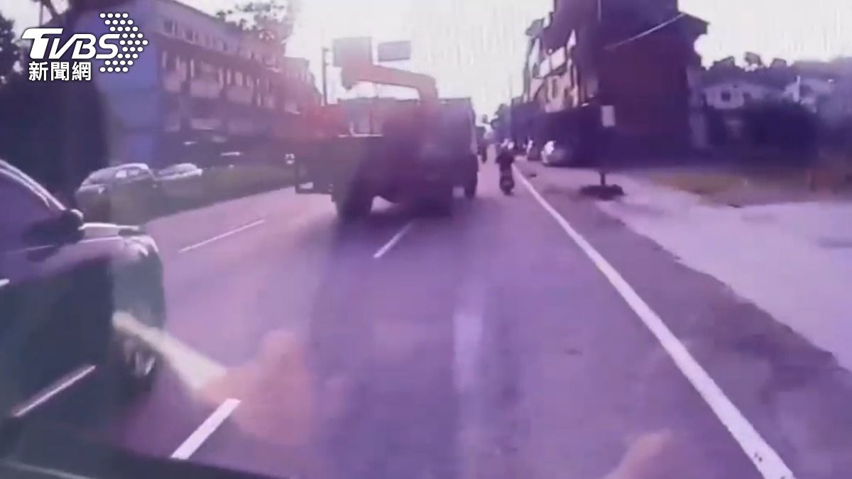 獨／台中駕駛「鬼切兩車道」輾斃婦人　兒見肇事畫面淚：沒一句道歉