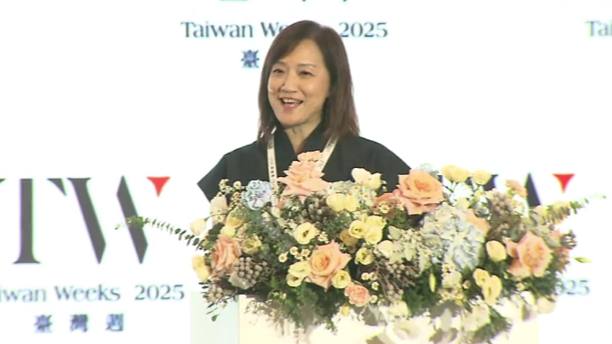 昔玉女歌手徐仲薇成外銀最美CEO。（圖／TVBS）