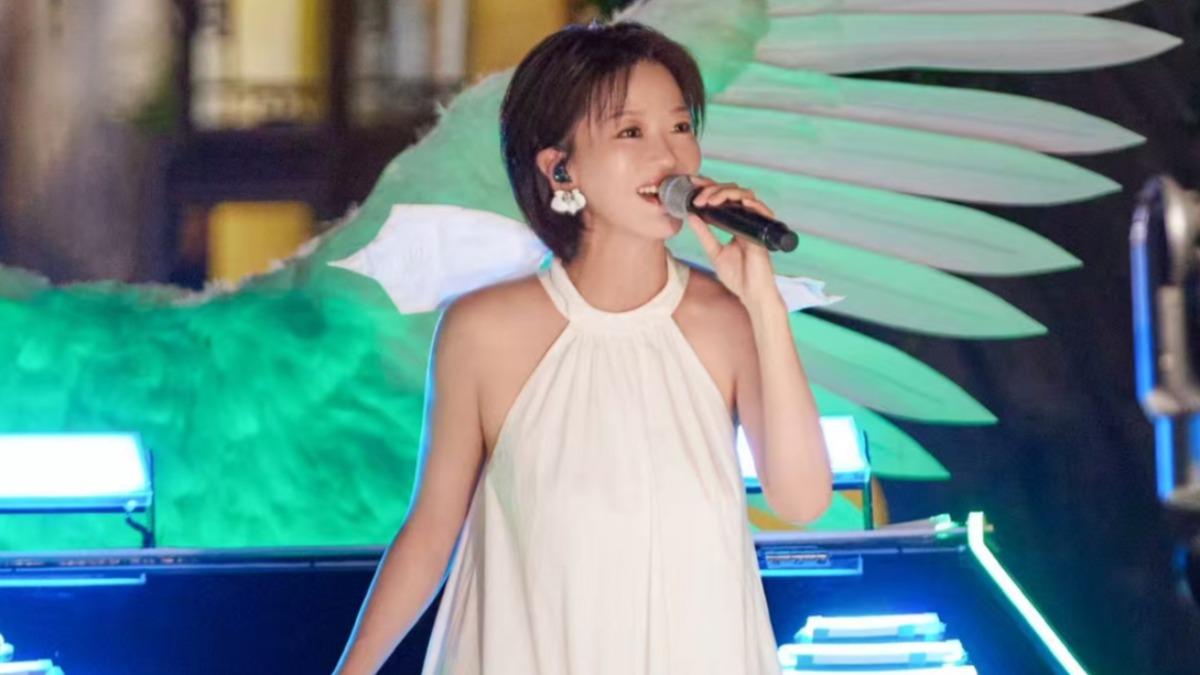 和周杰倫同期出道!47歲玉女曝超美近況 遭男同業討抱怒開嗆