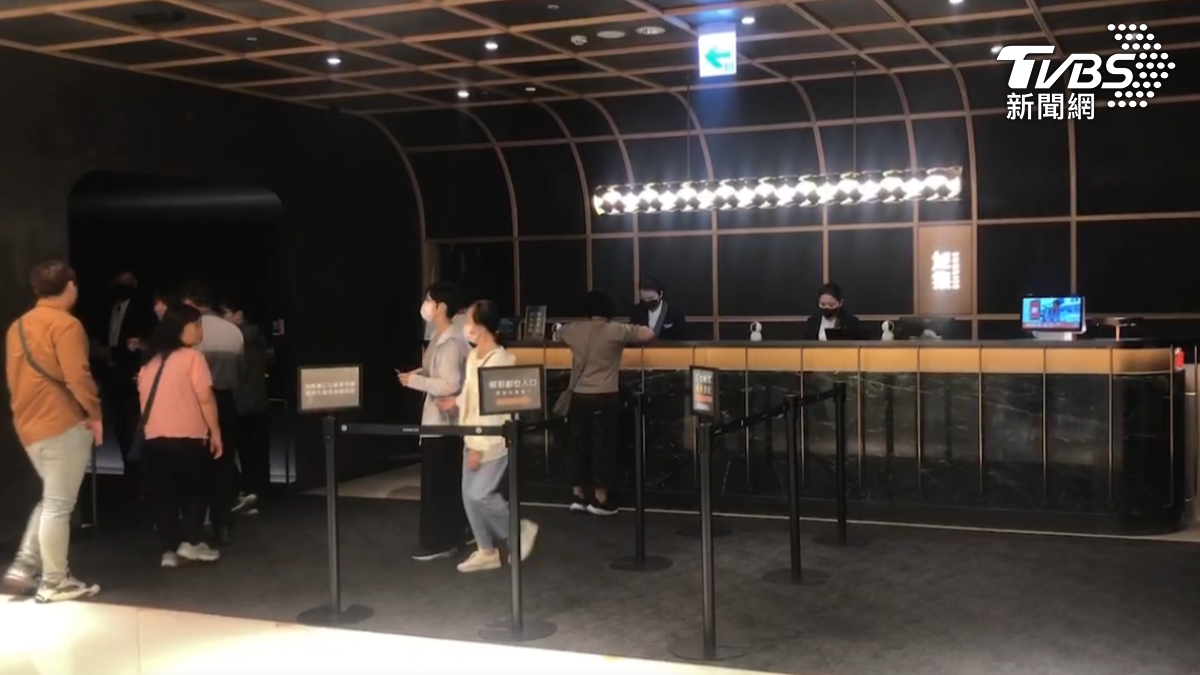 台南知名自助餐吃到一半「天降鼠屍」 衛生局稽查無疏失