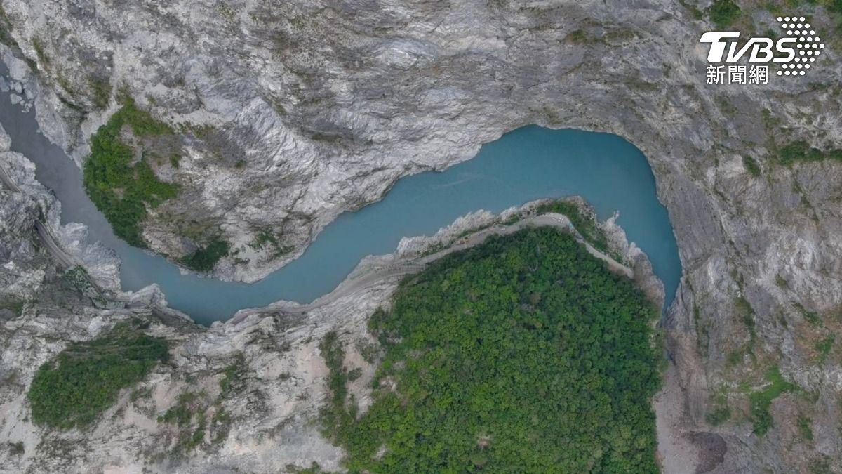 太魯閣山區發現堰塞湖，水位持續上升，潰決風險高。（圖／TVBS）