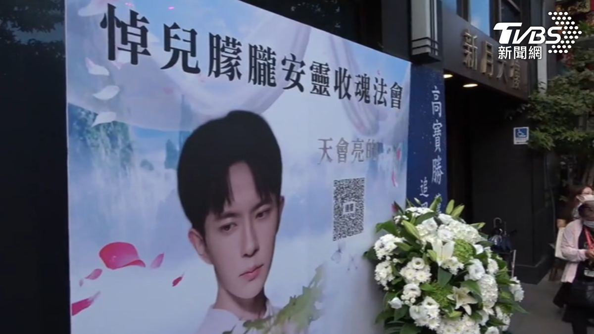資深經紀人孫德榮17日為已故大陸藝人于朦朧舉行安靈收魂法會。(圖/黃城碩攝)