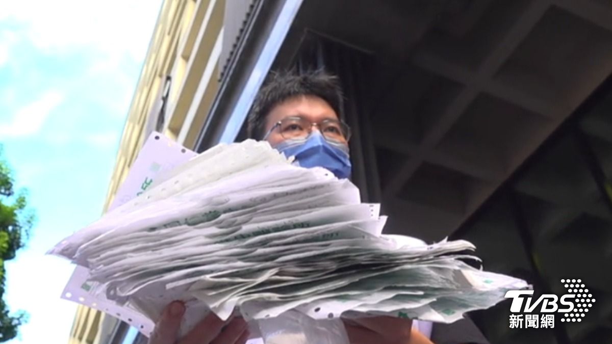 台鐵員工怒批請病假卻被站長打壓。(圖/TVBS)