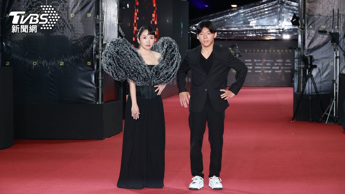 陶晶瑩17歲兒子遭酸「像媽媽」! 她深夜痛心發聲反擊:我們心知肚明