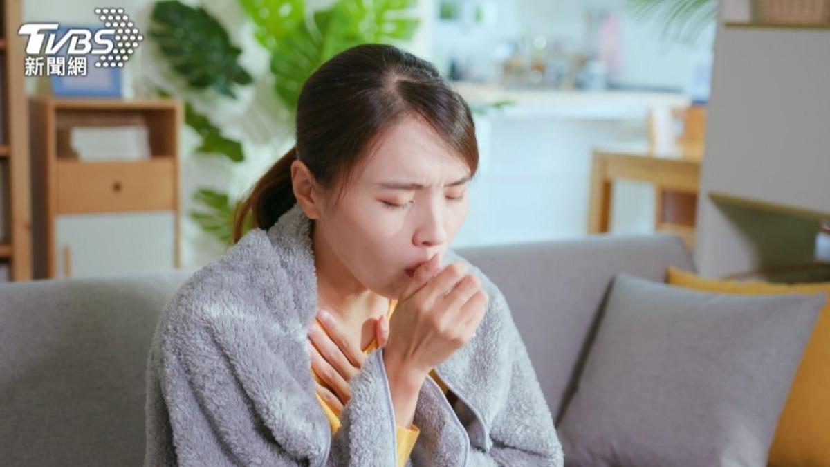 咳到停不下來!秋燥來襲困擾壯世代女性 醫:「1茶」能緩解