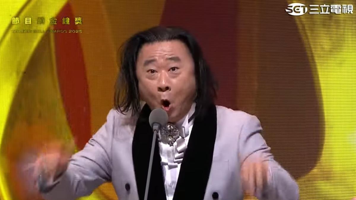 邰智源神還原王世堅。(圖/翻攝自三立)